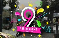 玻璃櫥窗廣告用什么材質(zhì)材料的